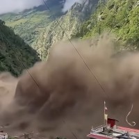 भारतमा पनि भेटिए बाढीले बगाएका शवहरू,